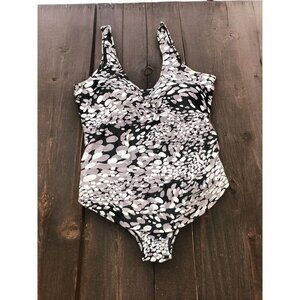 Swimsuits For All Style 131585 One Piece Black Gray White V Neck Size 22